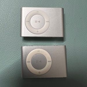 Two Apple iPod shuffle for the price of one! 🔥